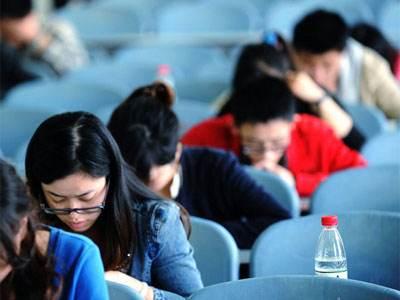 
今年34岁了，考公务员还会有前途吗？网友：“钱途”无量！


