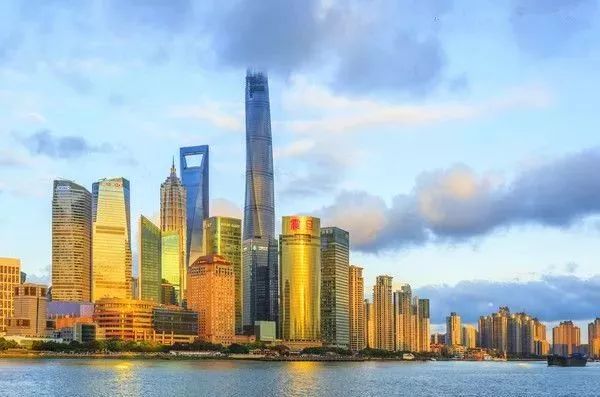 上海和巴黎经济总量_巴黎圣母院图片(2)