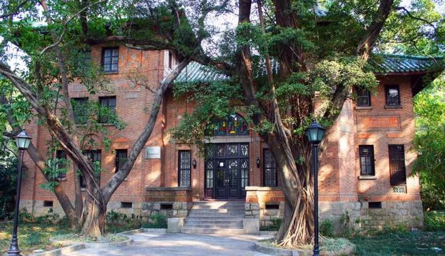 2019最新亚洲大学排行榜出炉,广东三校进百强!实力超赞!
2019最新亚洲大学排行榜出炉,广东三校进百强!实力超赞!