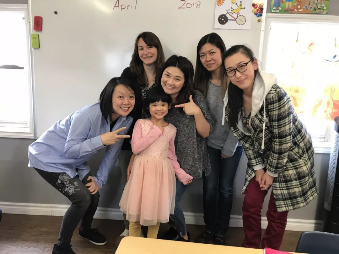 
蓝港外国语小学名师团队首次亮相，每个主要学科配一名特级教师！


