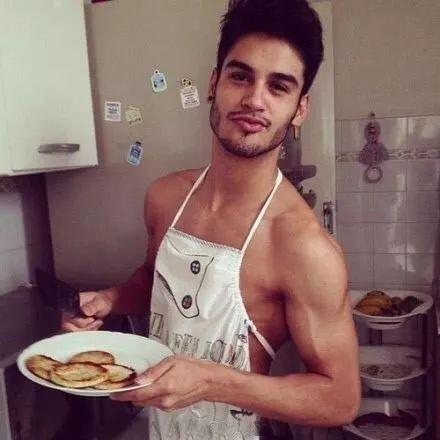 妹子有个会做饭的肌肉男友，是一种什么体验？