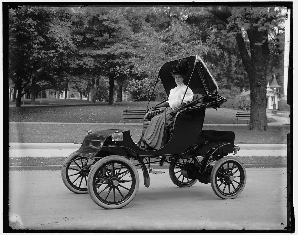老照片：百年前的女司机名副其实的老司机_老照片图库_新浪博客