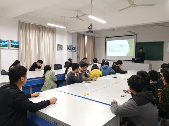 2019毕业季:大学生毕业答辩注意4个细节,老师们纷纷亮“绿灯”
2019毕业季:大学生毕业答辩注意4个细节,老师们纷纷亮“绿灯”