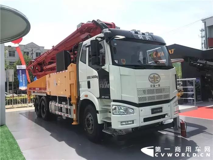 解放,陕汽,红岩,东风悉数到场 工程车市场有大事发生