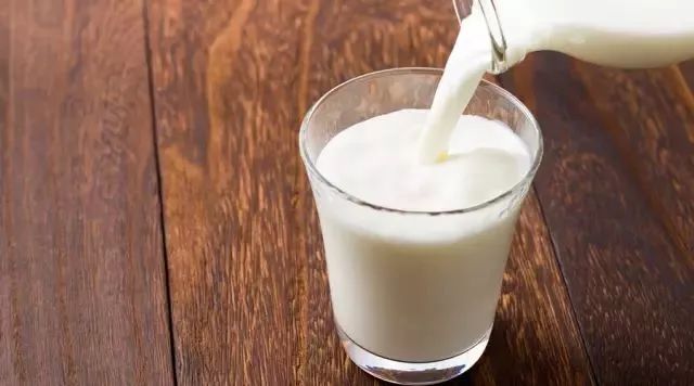 水果加牛奶一般是用的什么牛奶 87ce13603db34cf4be90f60074d71ce0.jpeg