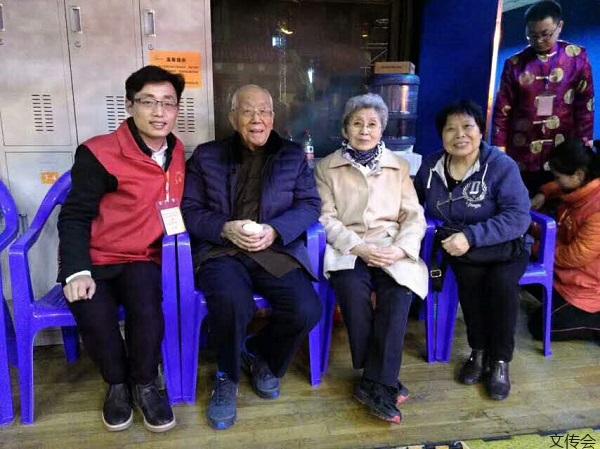 
原创
国学：宏林先生受聘为“中国国际报告文学研究会国学文化传承委员会委员”


