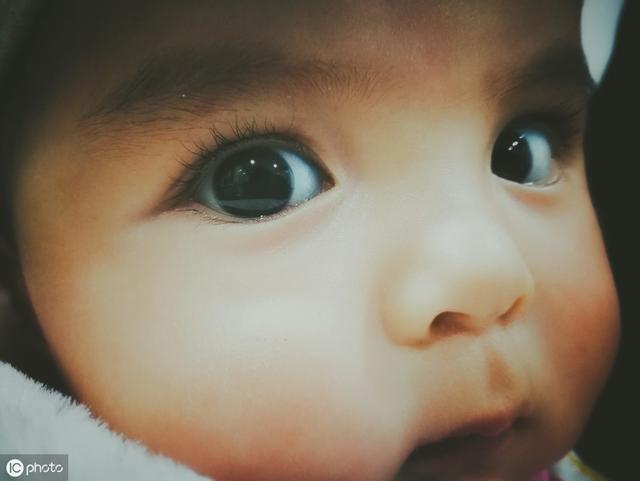                     羡慕别人家宝宝大眼睛长睫毛？孕期做到这4点，你家宝宝也一样