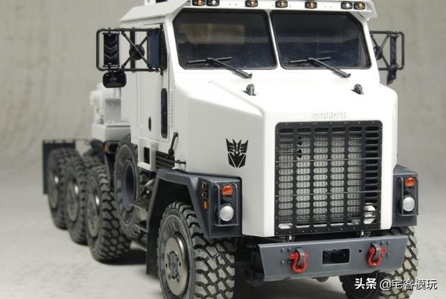 模玩秀: 战车afv m1070 奥什科什hb1/35