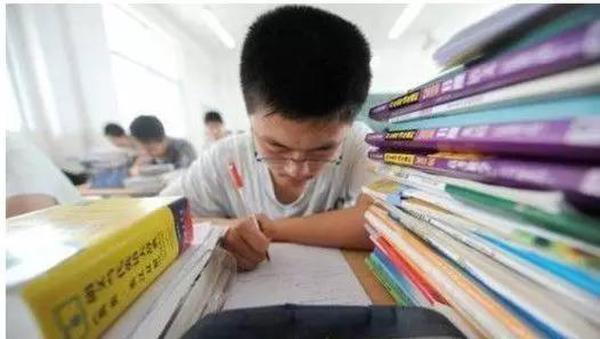 上海考生考复旦、交大、同济、华师容易吗?看完这篇就懂了!
上海考生考复旦、交大、同济、华师容易吗?看完这篇就懂了!