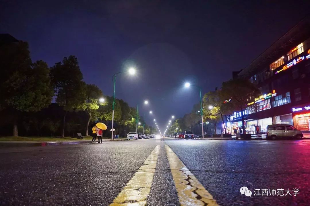 毕业季 | 即将远行的你,别忘了师大为你留的灯