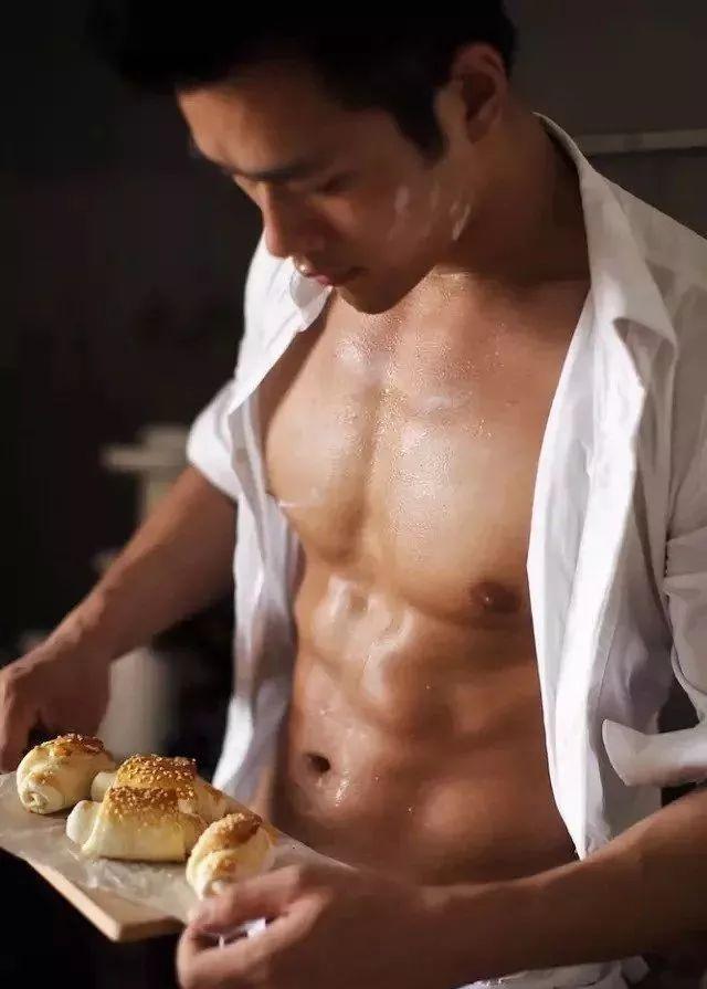 妹子有个会做饭的肌肉男友，是一种什么体验？