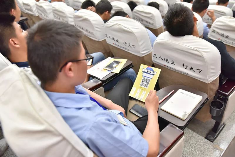 怎么进入学校工作什么工作都行 b282561e7a3f43008774da369e10f3dd.jpeg