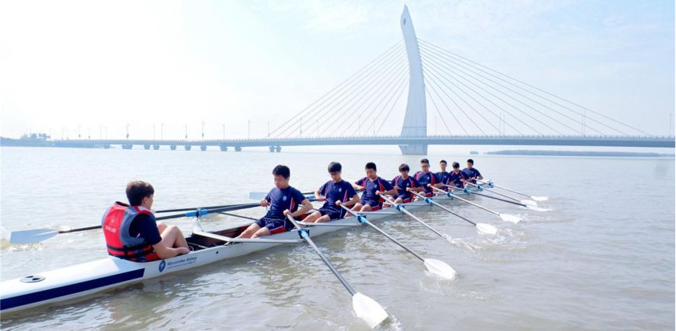 常州威雅公学的校园内赛艇码头直通西太湖