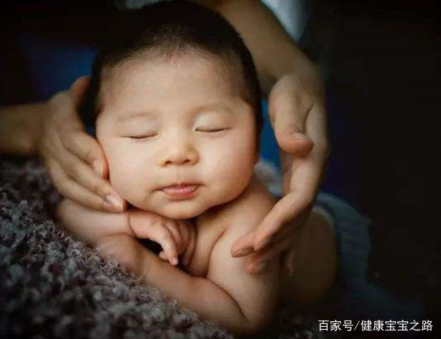                     儿科医生：孩子3部位突出，注定要长高，别当坏毛病，恭喜！