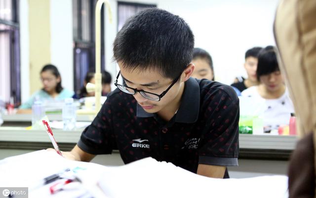 高考前,家长都需要知道的12件事!
高考前,家长都需要知道的12件事!