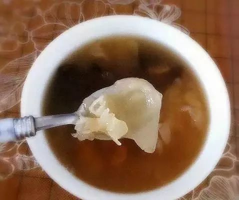 银耳怎么做补气血 c00a6a37f7004ec697cecf67d6e37068.jpeg