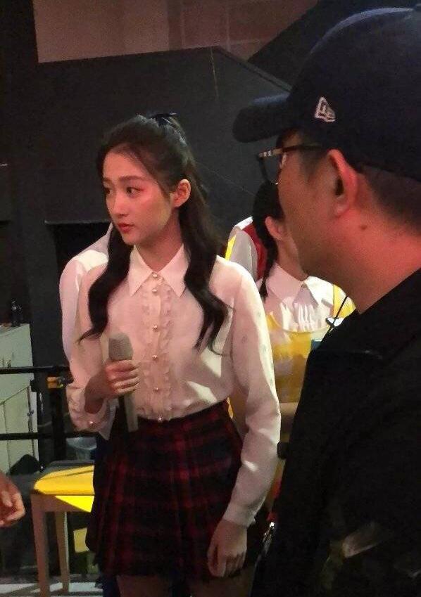 关晓彤angelababy合影,唐嫣angelababy合影 女星们生图盘点刘亦菲迪丽热巴angelababy等谁颜值最能打