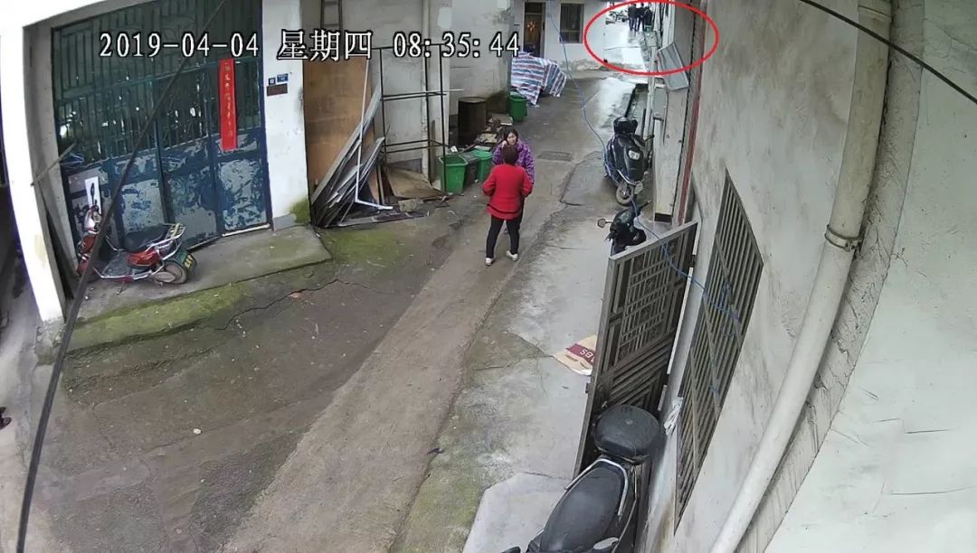 义乌两加工厂老板因"抢员工"大打出手,结果.