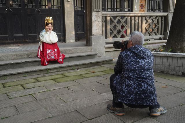 上海大亨建1800米豪宅孝敬老妈，经历抗战血雨腥风，今仍神采奕奕