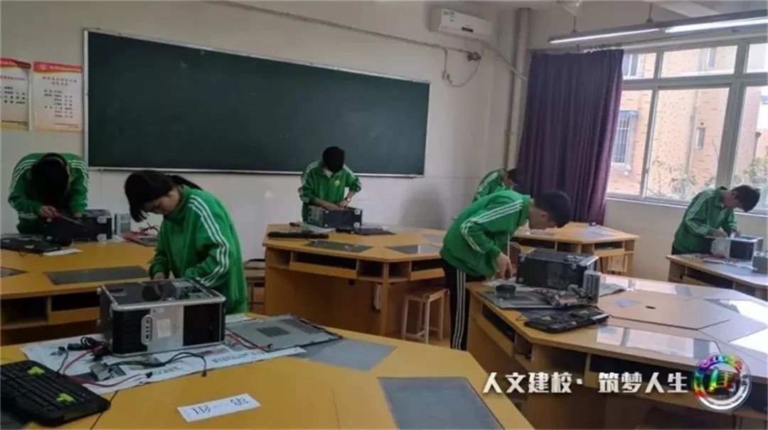 
选择建校，邂逅最好的自己！——2019双流建校招生计划公布！


