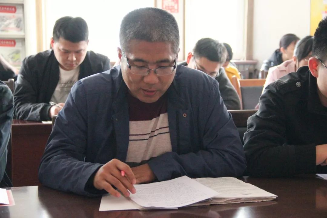 广饶一中三校区举行首届"青年教学之星"颁奖典礼暨青年教师座谈会