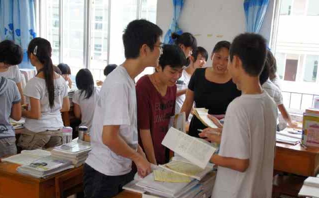 
一位高中生的自白：高中分到差班，才知道什么是绝望！


