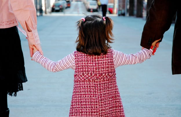 
原创
铲雪机式父母的悲哀：孩子，没有我，你什么都干不成


