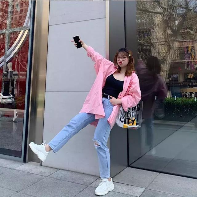 微胖女孩这样穿,让你瘦瘦瘦!