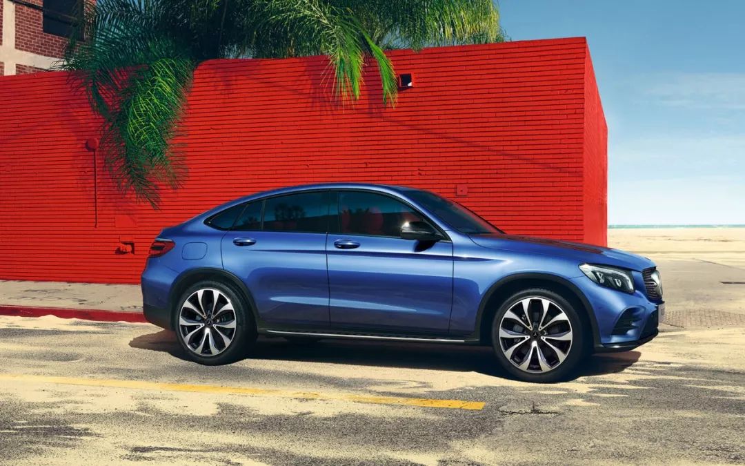 v标志是什么牌子车轿跑 dd285e73ca6049d5ac7d68fecca54c10.jpeg