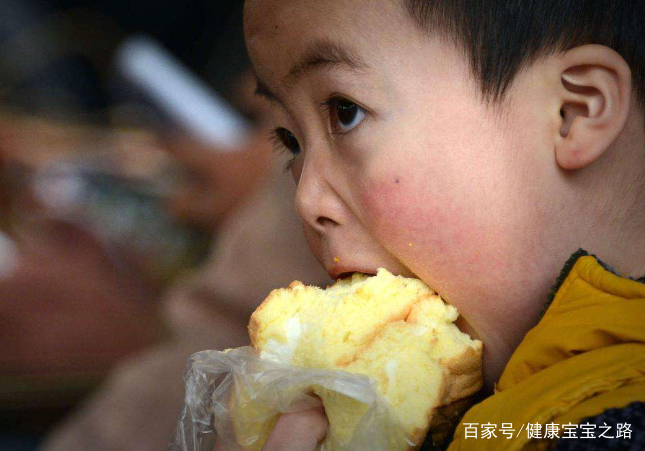                     儿科医生点名3种零食不能吃，难长个，家长不当回事，都是教训！