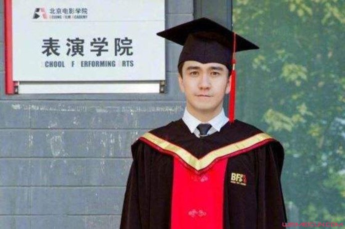 
原创
张辉涉嫌学术不端翟天临事件再发酵背后详情大起底


