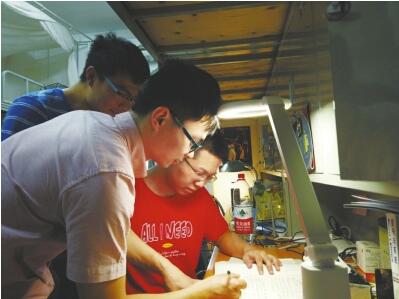 电子科大有个“学霸寝室”同寝室6名男生全上名校读研
电子科大有个“学霸寝室”同寝室6名男生全上名校读研