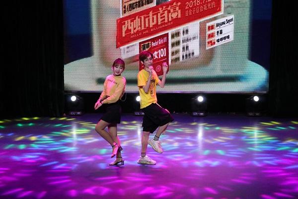 赞!武汉一高校大学生用“文艺汇演”展示四年专业学习成果!
赞!武汉一高校大学生用“文艺汇演”展示四年专业学习成果!