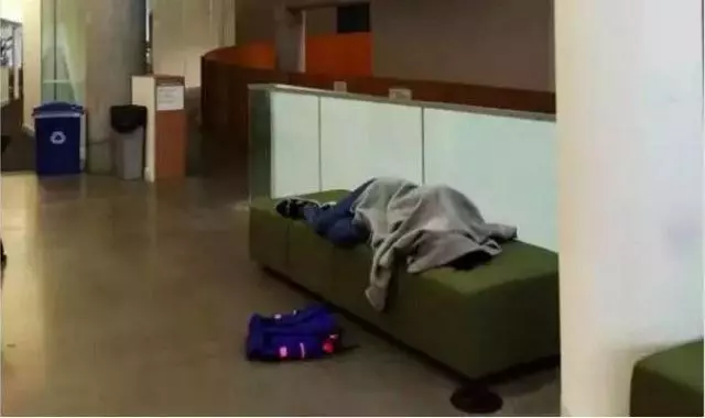 留学生:你只看到我光鲜的一面,其实Final季狼狈不堪
留学生:你只看到我光鲜的一面,其实Final季狼狈不堪