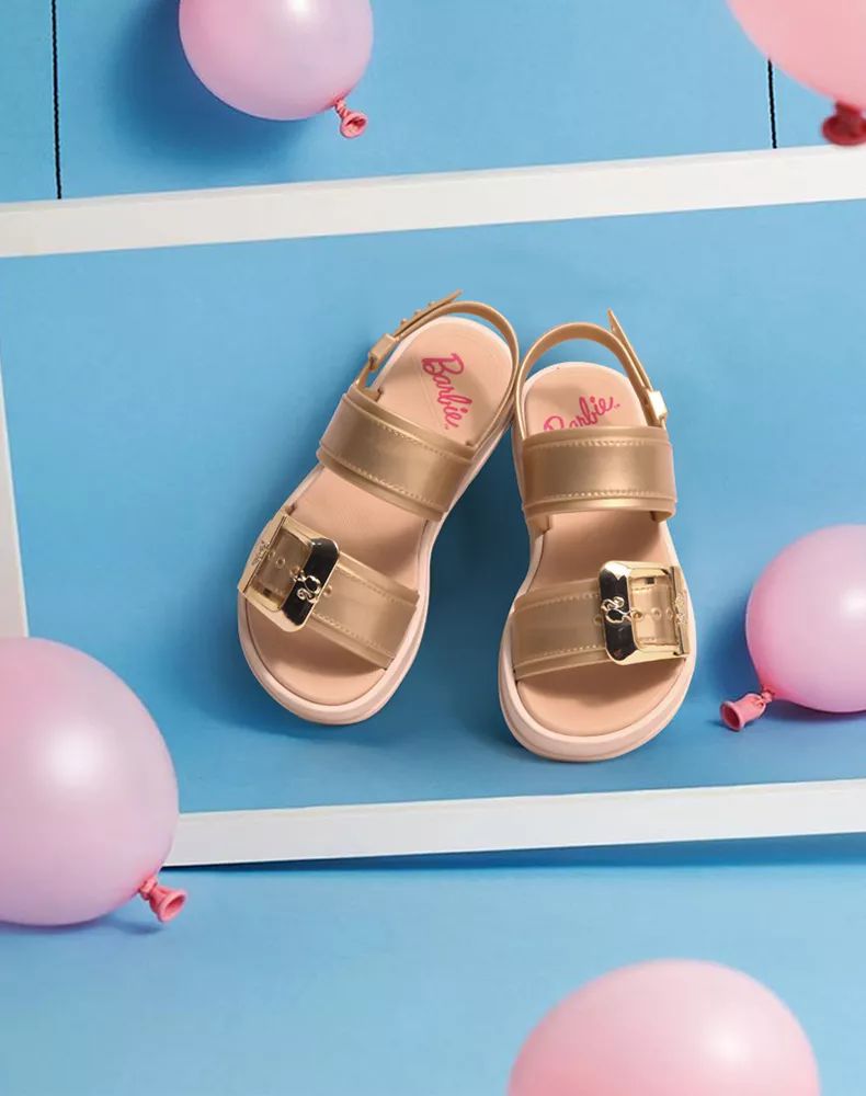 舒适儿童洞洞鞋 fef0b238c5a148f590f18932a3f9cfe0.jpeg