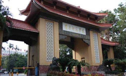 
广东各大学校门口大对比！没有对比就没有伤害！


