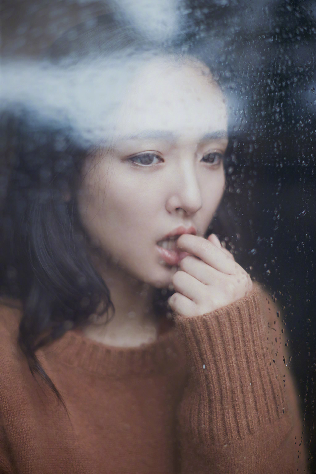 
吴倩成为全世界最幸运女孩，高中遇言默，大学何以琛，工作郑柏旭


