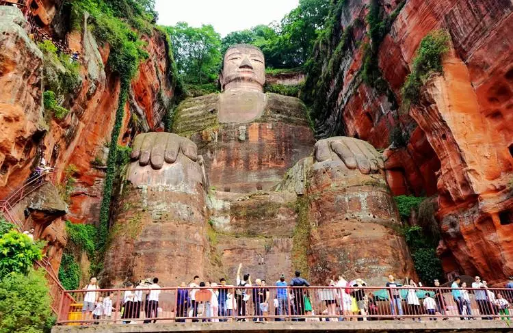 乐山旅游经济总量位居_乐山旅游攻略(2)