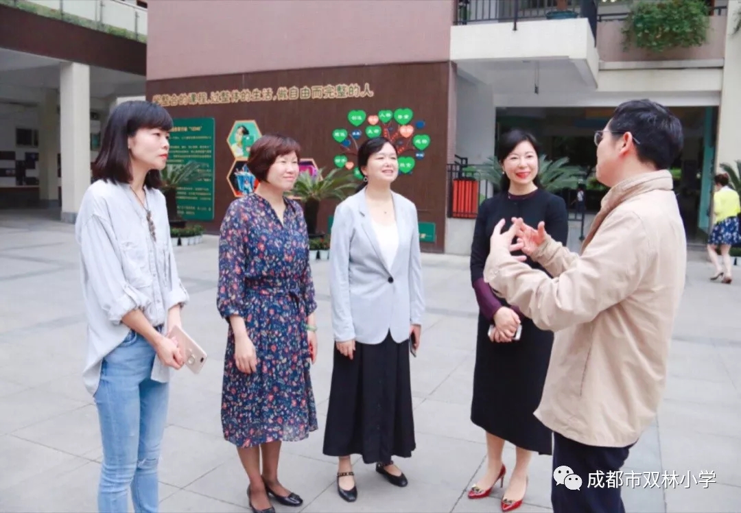 
“中外双师课堂”成华上演，英语课原来还可以这样好玩！


