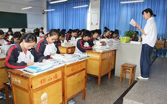 
玉溪14743人参加高考！


