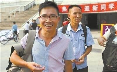 
他9次高考，放弃北大本硕连读，终圆清华梦！“无清华，不人生”


