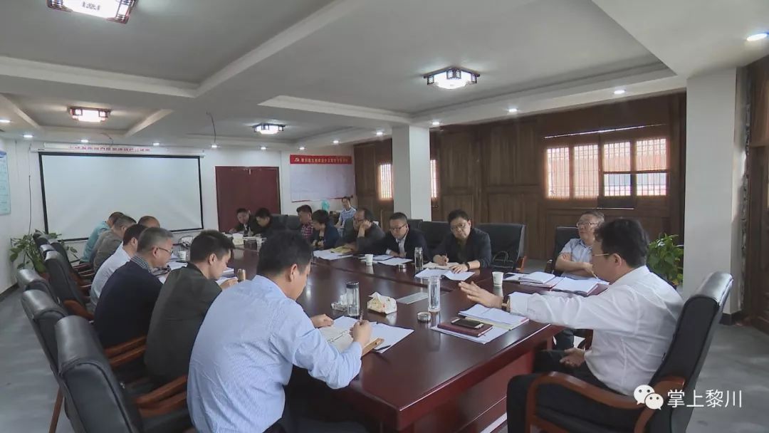 副县长张春明出席座谈会.