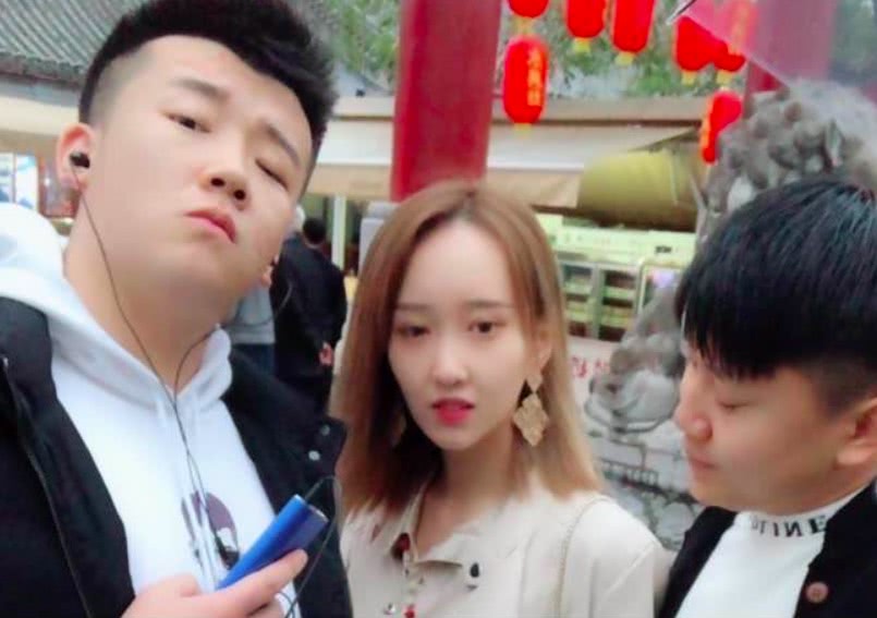 快手上大胸美女排行_快手十大网红美女排行榜(2)