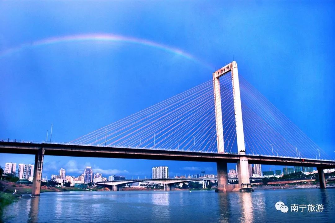 白沙大桥这里有各种美食诱惑在这座城市里,除了岁月静好,当然还有很多