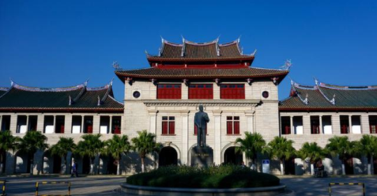 知名度不输清华!被称为“国内最美大学”!成功发射火箭
知名度不输清华!被称为“国内最美大学”!成功发射火箭