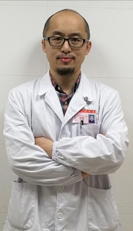 王虎,男,主任医师,医学博士,硕士研究生导师,中华中医药学会脊柱微创