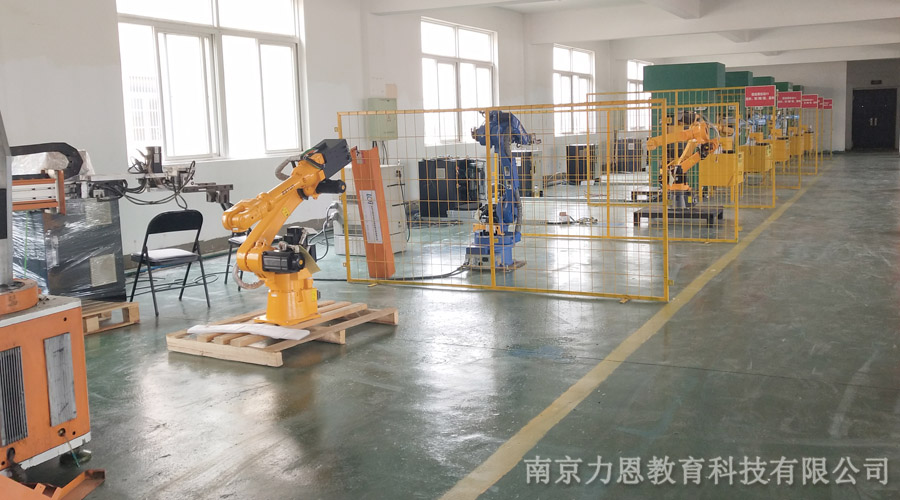 学工业机器人操作该怎样选培训机构 买球开户网址