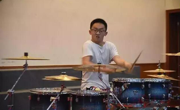 
衢州高三男生数学仅考20分，最终放弃高考，却被4所名校录取


