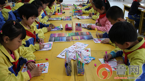 
西里镇中心小学：谁言寸草心报得三春晖


