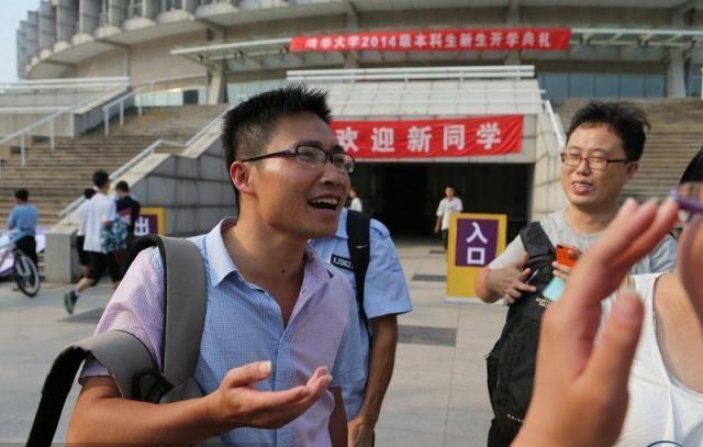 
他9次高考，放弃北大本硕连读，终圆清华梦！“无清华，不人生”


